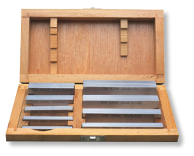 Parallelunterlagen-Sätze im Etui Spezialstahl gehärtet DIN 6346 Parallelunterlagen-Sätze im Etui Spezialstahl gehärtet DIN 6346